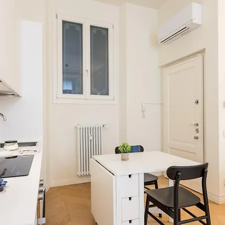 Elegant Duplex With Modern Design In Apartamento