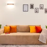 Апартаменты Elegant Duplex With Modern Design In *
