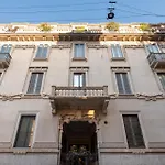 Апартаменты Elegant Duplex With Modern Design In