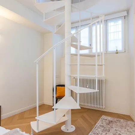 Elegant Duplex With Modern Design In Apartamento *