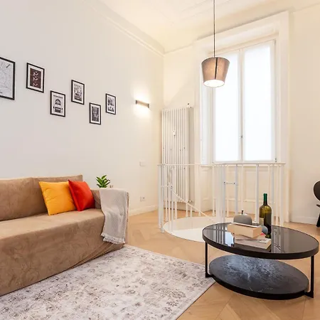 Elegant Duplex With Modern Design In Apartment Mailand